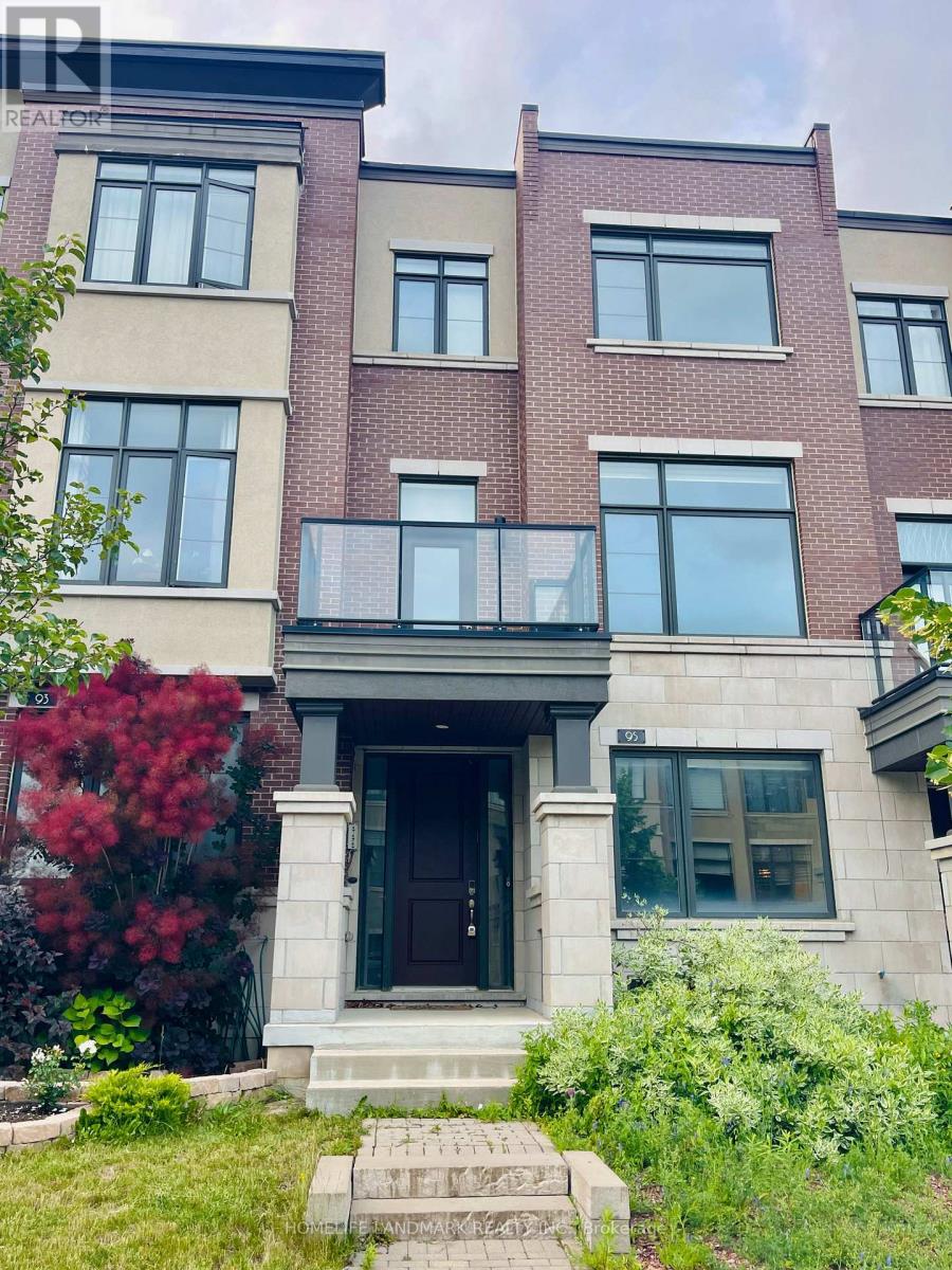 95 CARRVILLE WOODS CIRCLE, Vaughan, Ontario