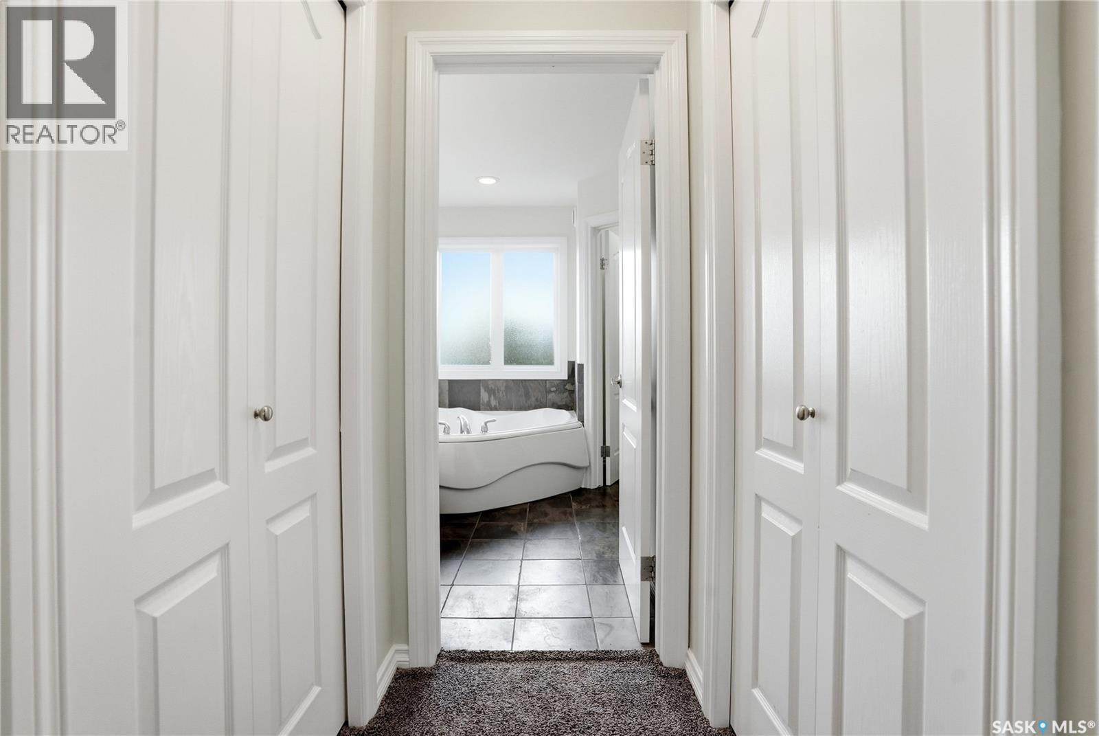 703 Bellmont Court, Saskatoon, Saskatchewan  S7V 1K7 - Photo 38 - SK040626
