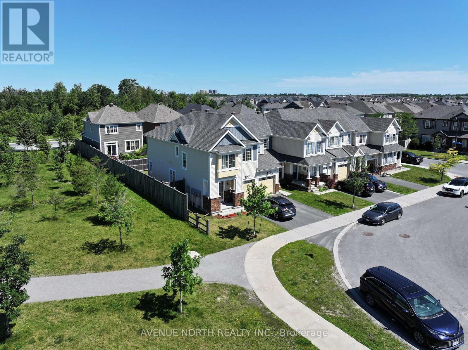 558 ENSATINA CRESCENT, Ottawa, Ontario