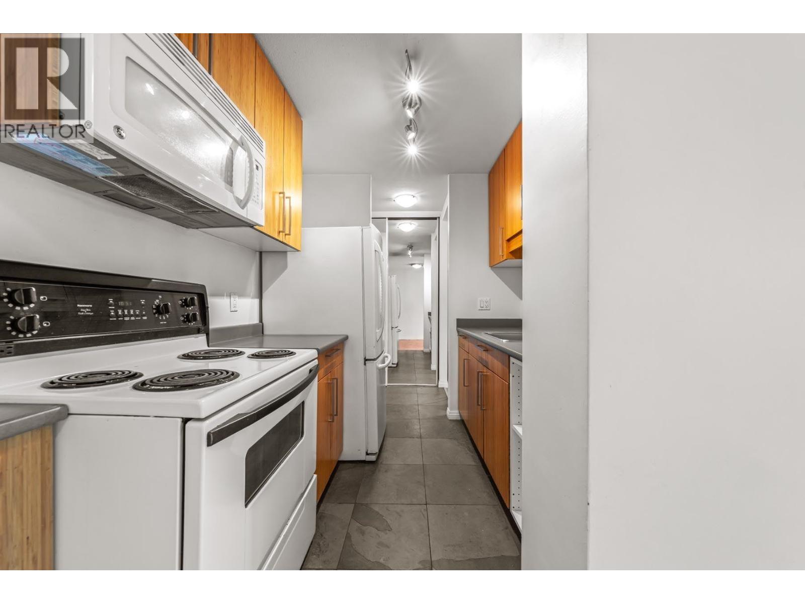 402 1330 Harwood Street, Vancouver, British Columbia  V7V 1K9 - Photo 11 - R3139970