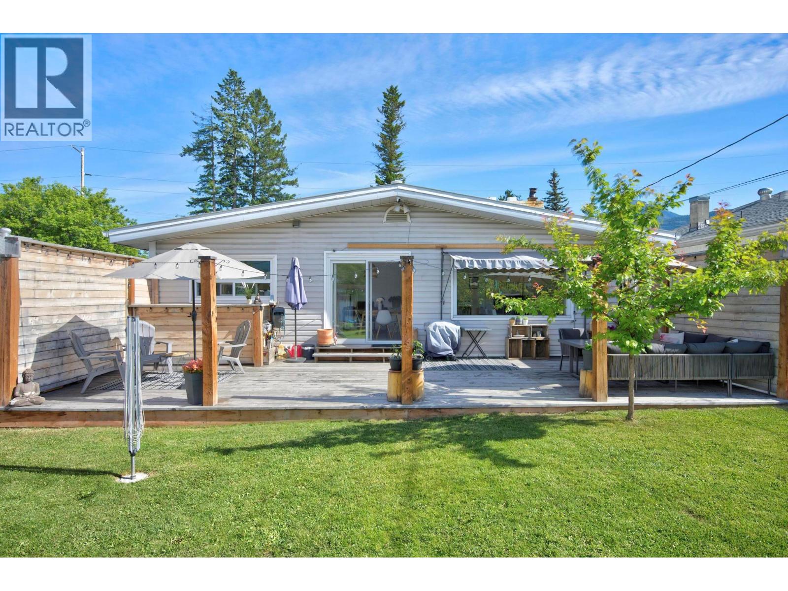 1206 12th  S Street, Golden, British Columbia  V0A 1H0 - Photo 2 - 10392225