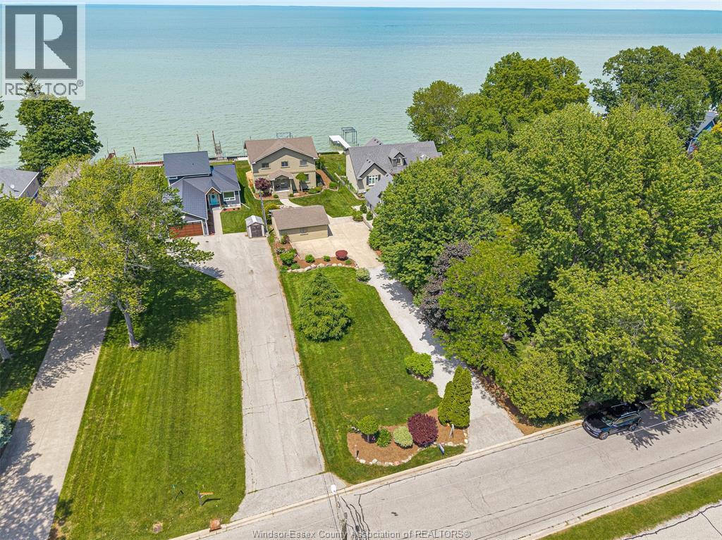 281 LAKEVIEW DRIVE, Belle River, Ontario
