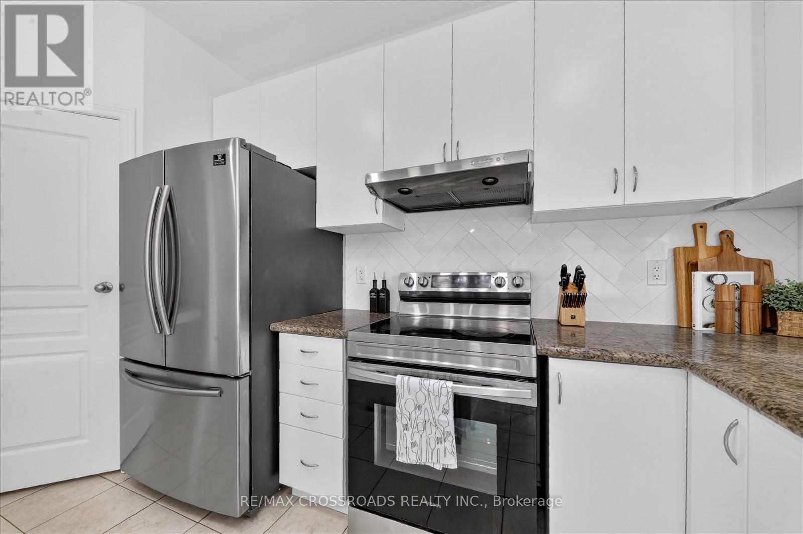 15 Sedore Street, Markham, Ontario  L6E 0K2 - Photo 17 - N13490404