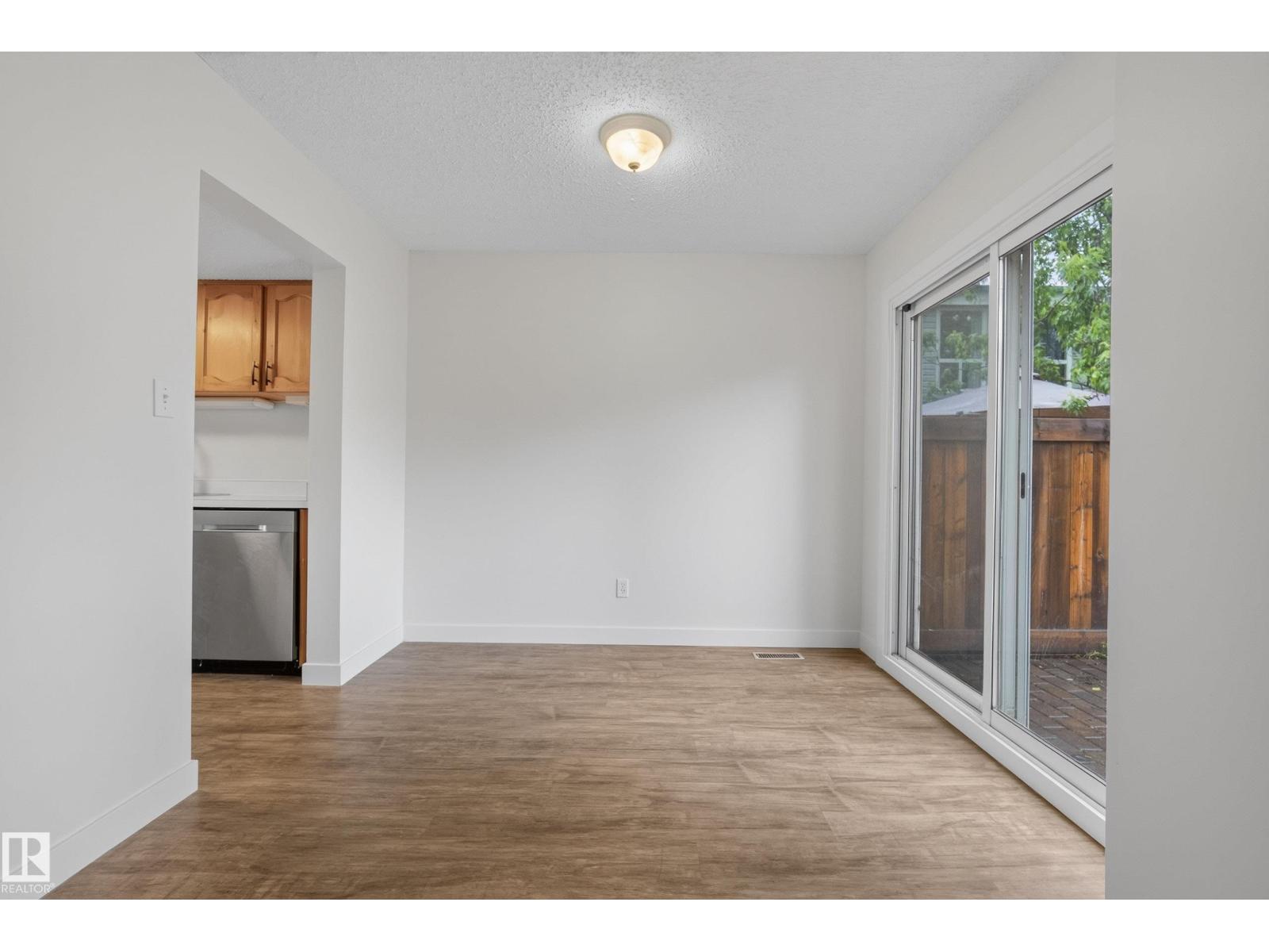 220 Grandin Village, St. Albert, Alberta  T8N 2J3 - Photo 11 - E4495761