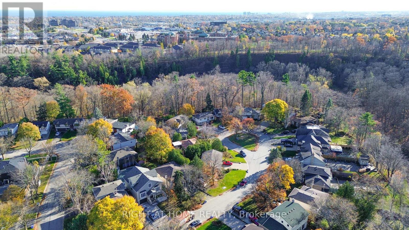 220 Overton Place, Oakville, Ontario  L6H 1E9 - Photo 18 - W13491954