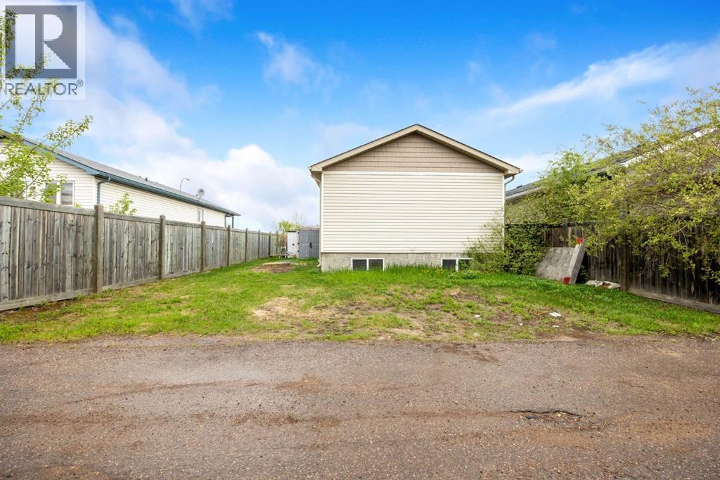 209 Ash Way, Fort Mcmurray, Alberta  T9K 0E9 - Photo 31 - A2286178