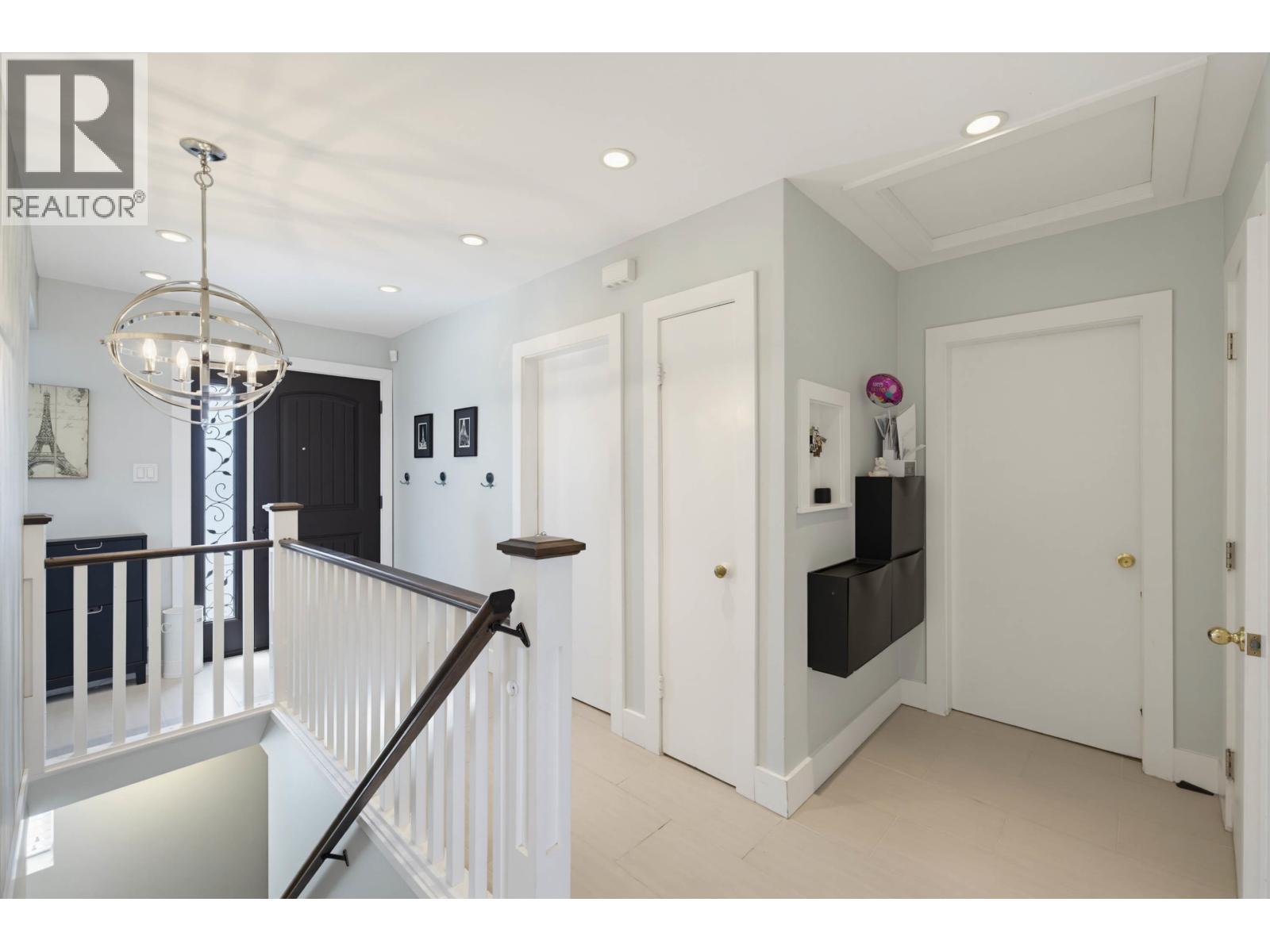 273 Burns Street, Coquitlam, British Columbia  V3K 4E6 - Photo 12 - R3140236