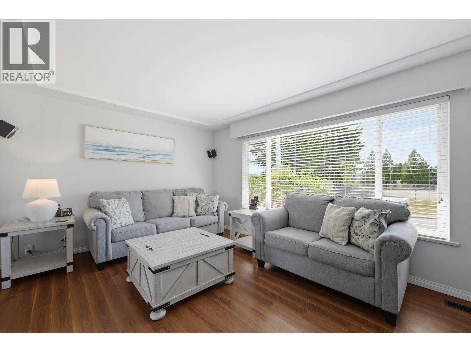 273 Burns Street, Coquitlam, British Columbia  V3K 4E6 - Photo 2 - R3140236