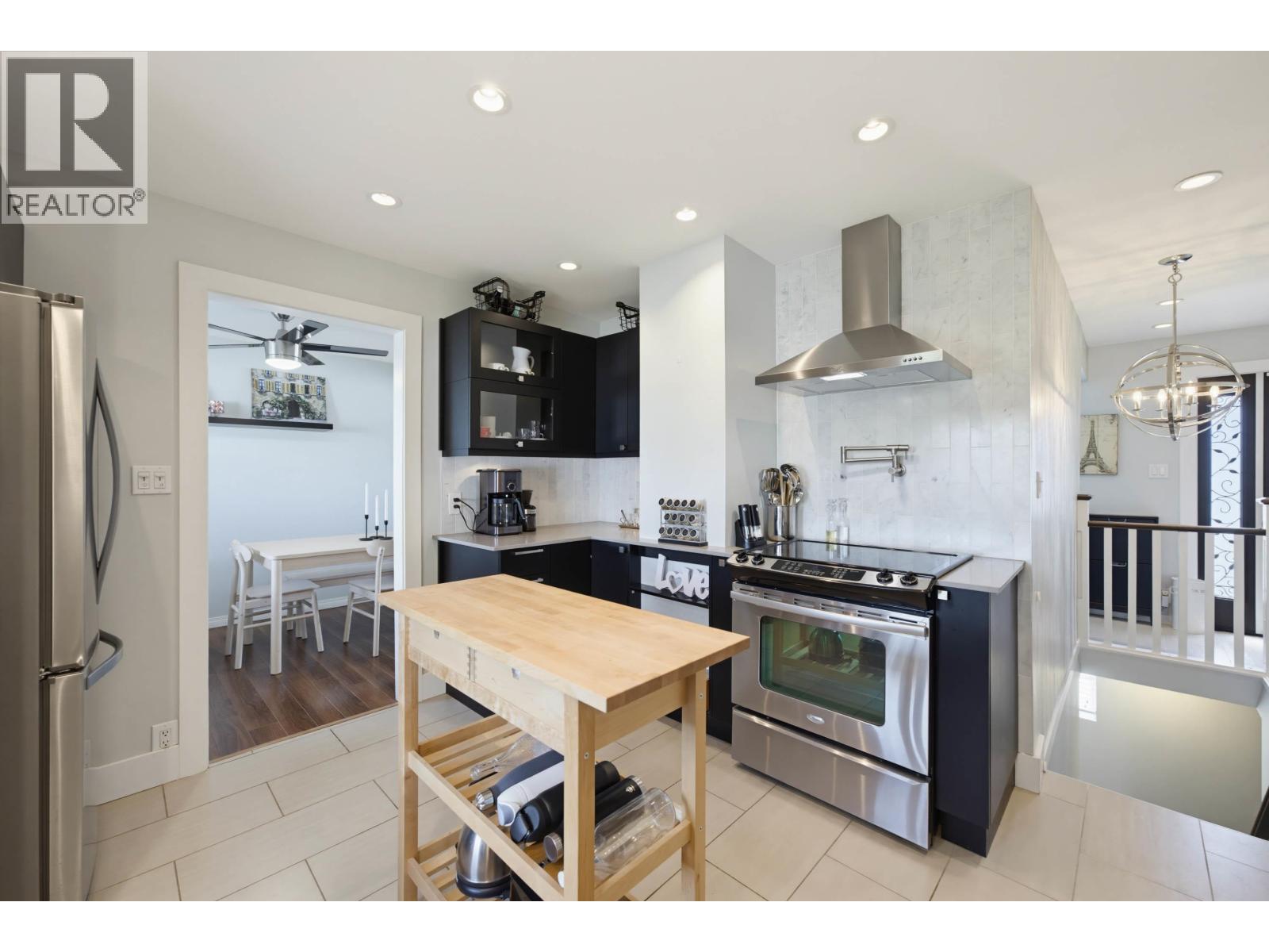 273 Burns Street, Coquitlam, British Columbia  V3K 4E6 - Photo 8 - R3140236