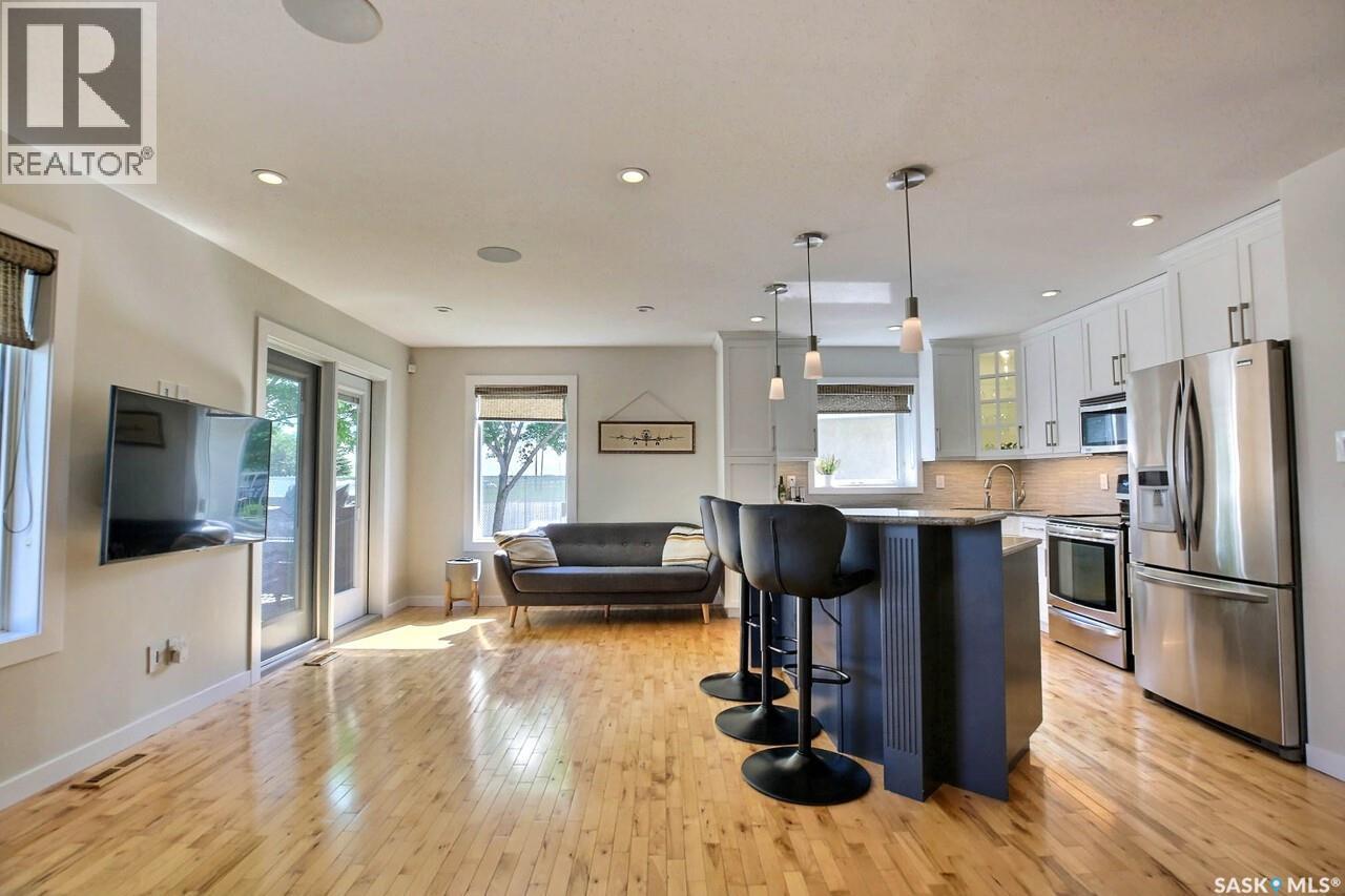 1558 Dewdney Bay E, Regina, Saskatchewan  S4Z 1A7 - Photo 4 - SK040753