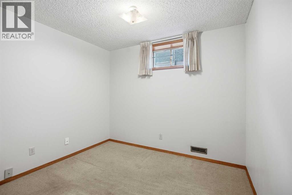 168 Edgehill Close Nw, Calgary, Alberta  T3A 2Z1 - Photo 27 - A2323063