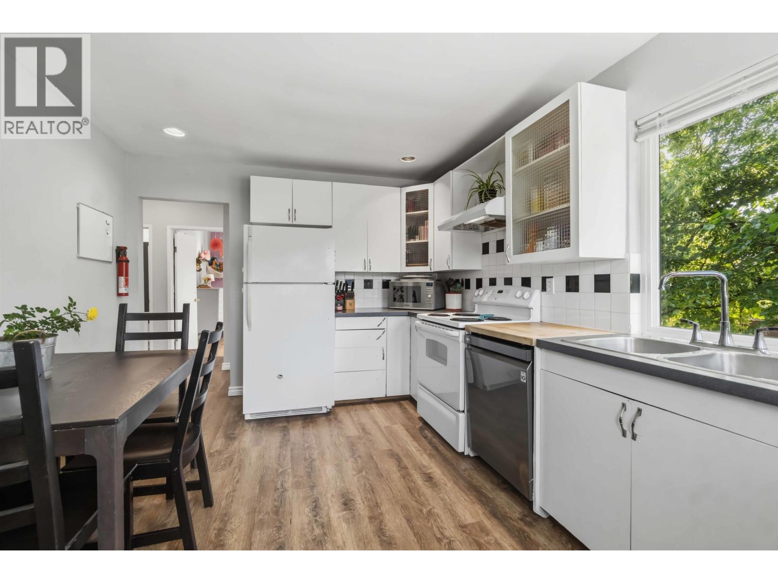 3676 Inverness Street, Port Coquitlam, British Columbia  V3B 3B4 - Photo 7 - R3140194