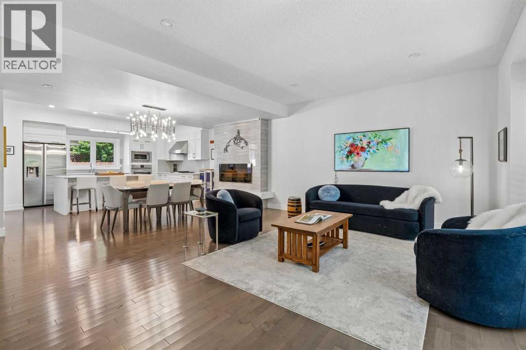 38 Victoria Cross Boulevard SW, Calgary, Alberta  T3E 7V2 - Photo 5 - A2323647