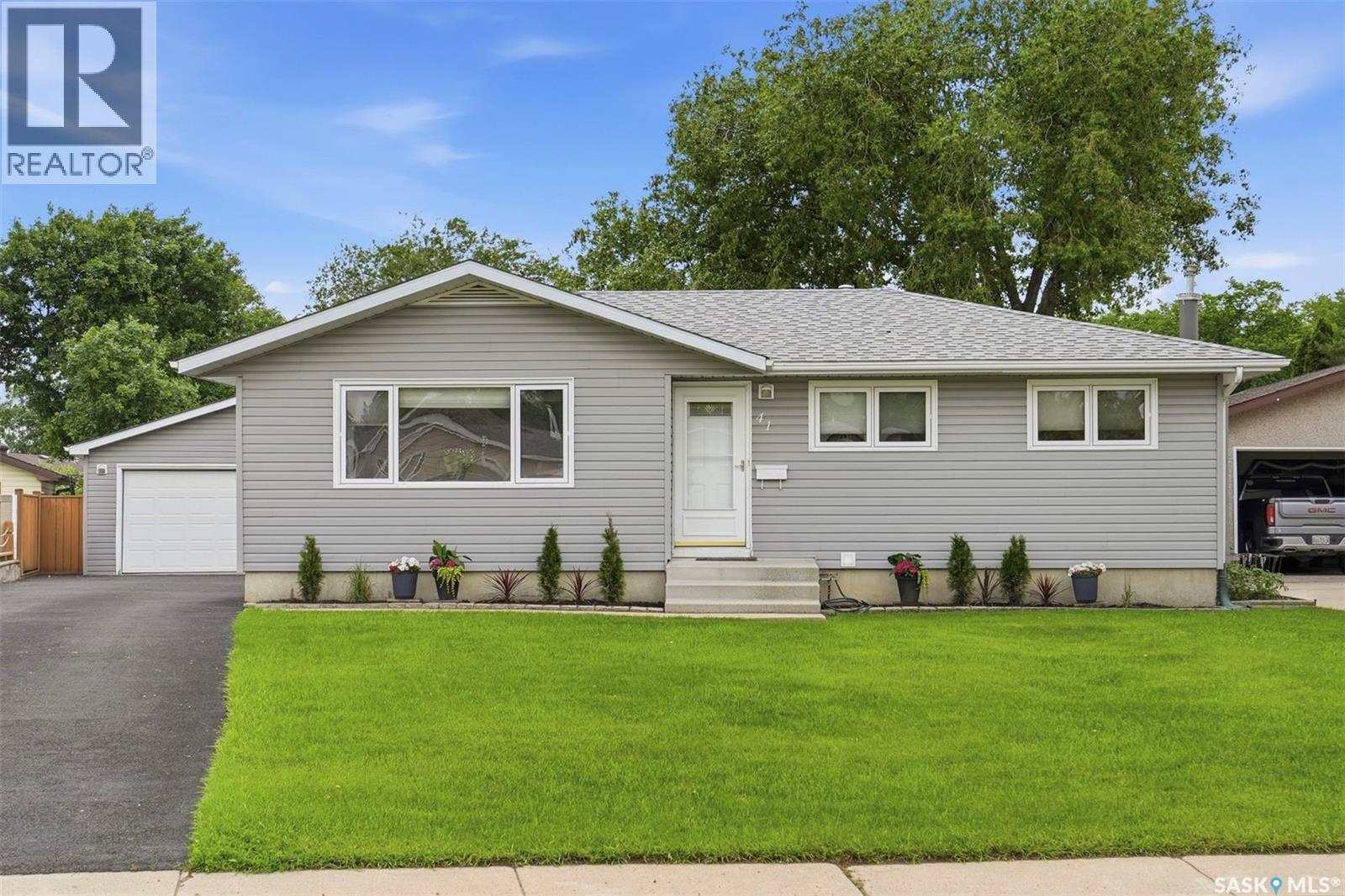 41 Klaehn Crescent, Saskatoon, Saskatchewan  S7L 4G4 - Photo 2 - SK040769