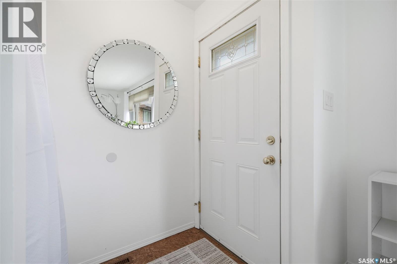 41 Klaehn Crescent, Saskatoon, Saskatchewan  S7L 4G4 - Photo 4 - SK040769