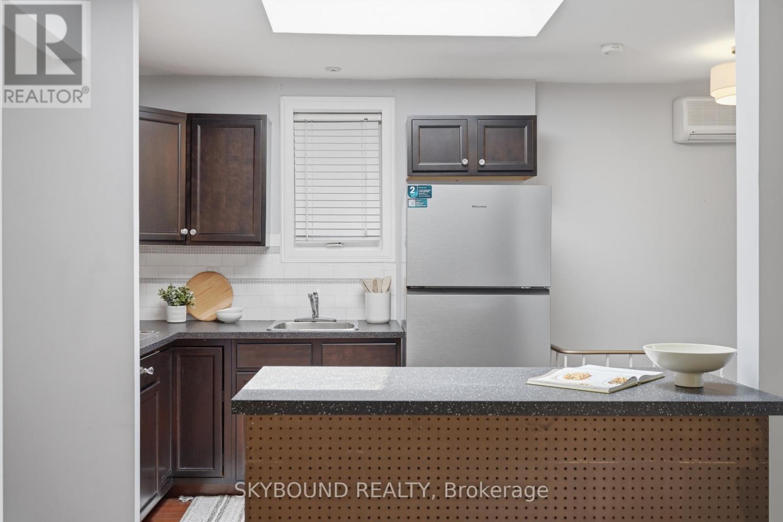 358 Silverthorn Avenue, Toronto, Ontario  M6M 3G8 - Photo 14 - W13492056