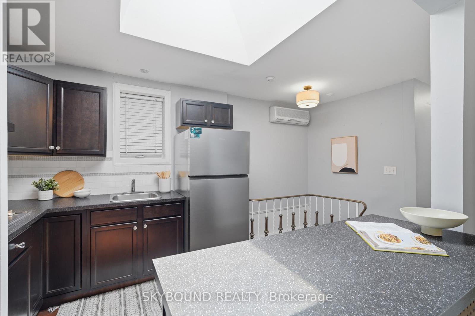 358 Silverthorn Avenue, Toronto, Ontario  M6M 3G8 - Photo 15 - W13492056