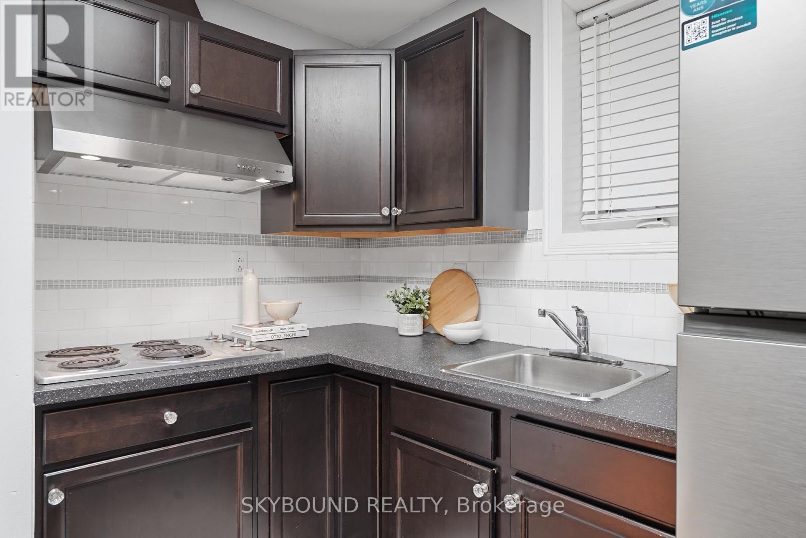 358 Silverthorn Avenue, Toronto, Ontario  M6M 3G8 - Photo 16 - W13492056