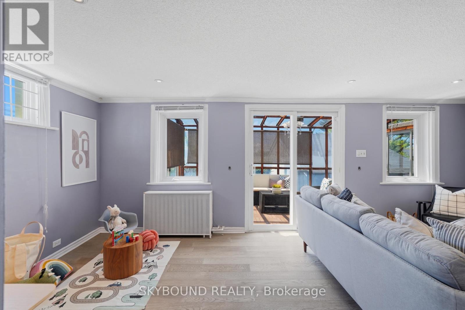 358 Silverthorn Avenue, Toronto, Ontario  M6M 3G8 - Photo 28 - W13492056