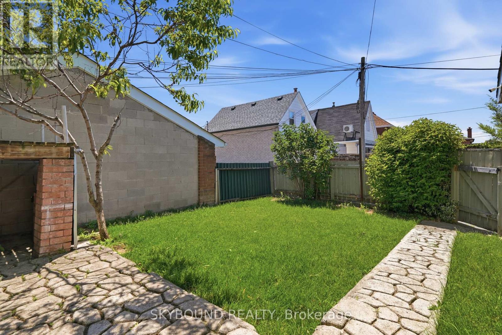 358 Silverthorn Avenue, Toronto, Ontario  M6M 3G8 - Photo 37 - W13492056