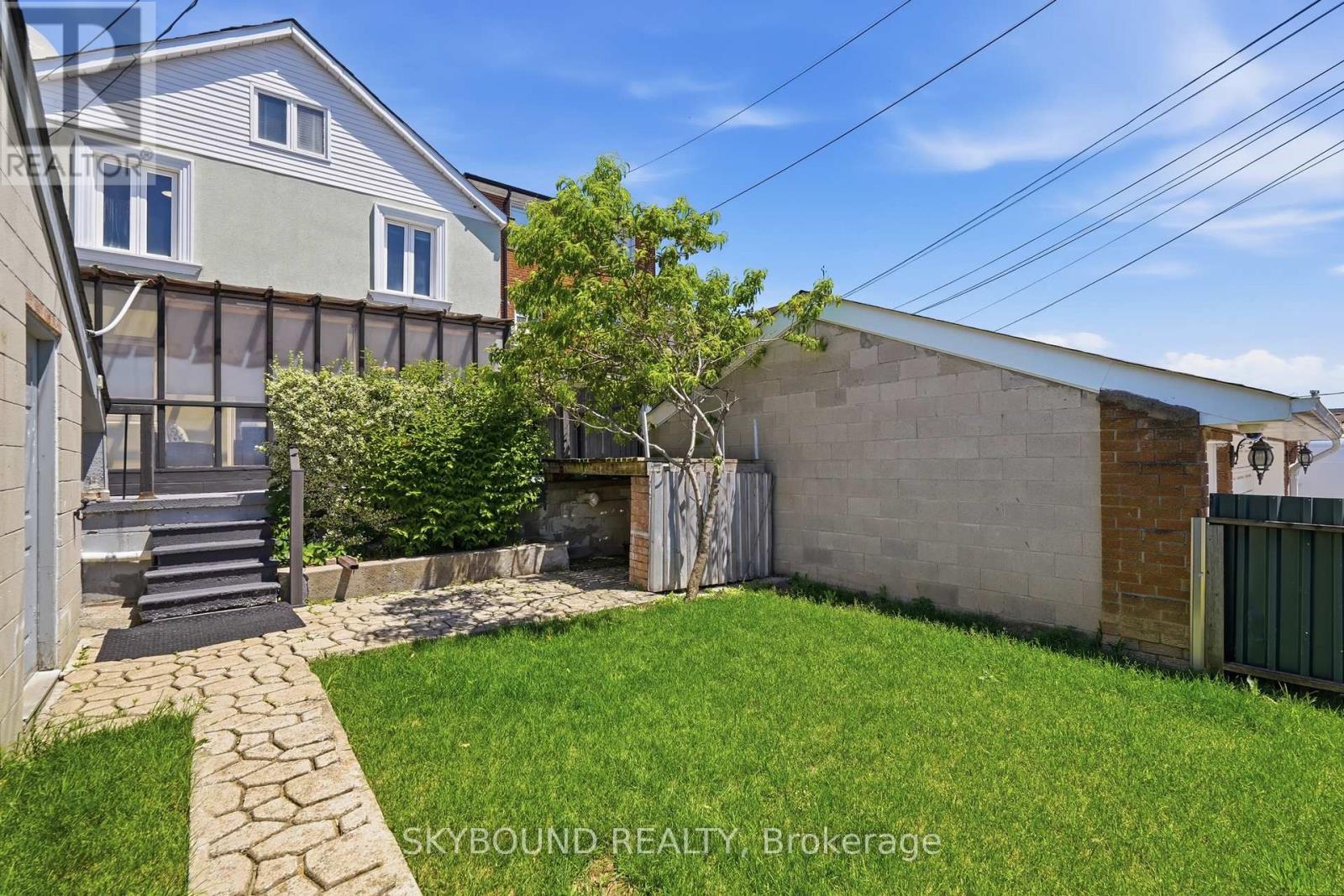 358 Silverthorn Avenue, Toronto, Ontario  M6M 3G8 - Photo 38 - W13492056