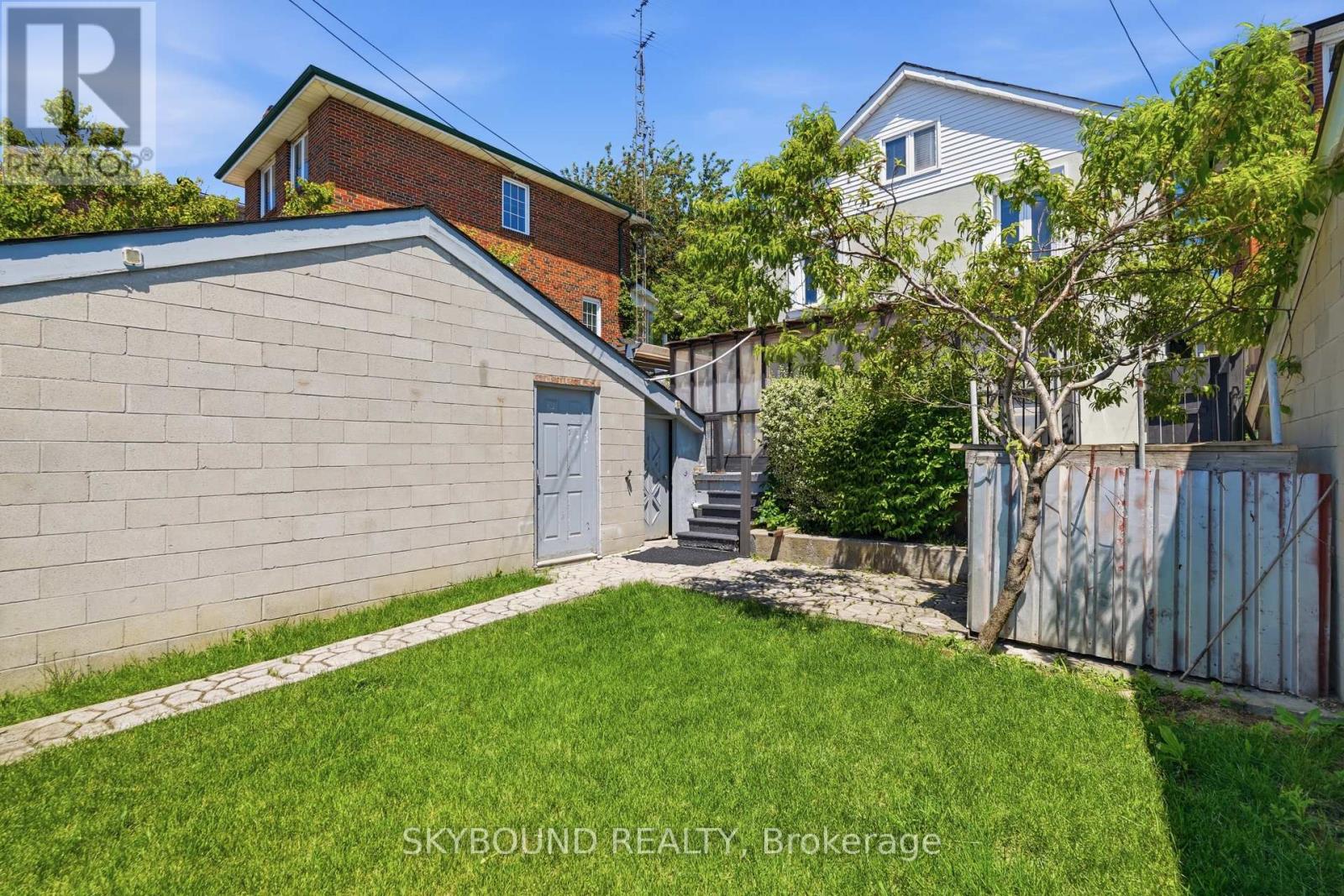 358 Silverthorn Avenue, Toronto, Ontario  M6M 3G8 - Photo 39 - W13492056