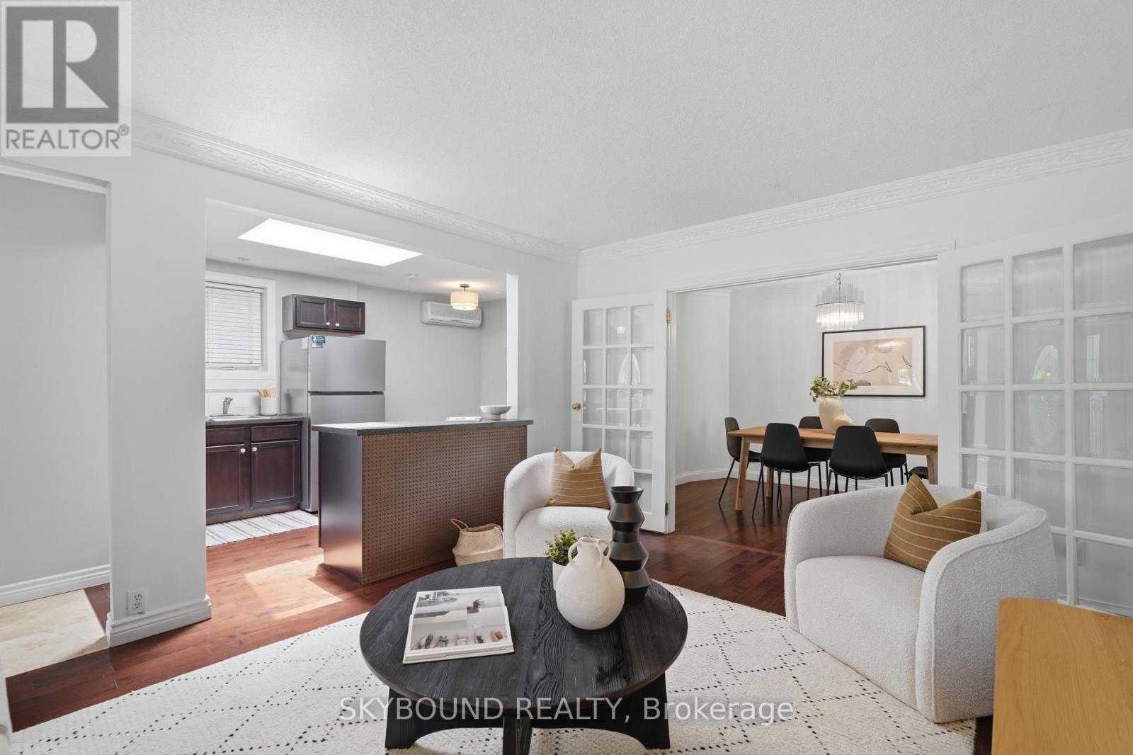 358 Silverthorn Avenue, Toronto, Ontario  M6M 3G8 - Photo 8 - W13492056