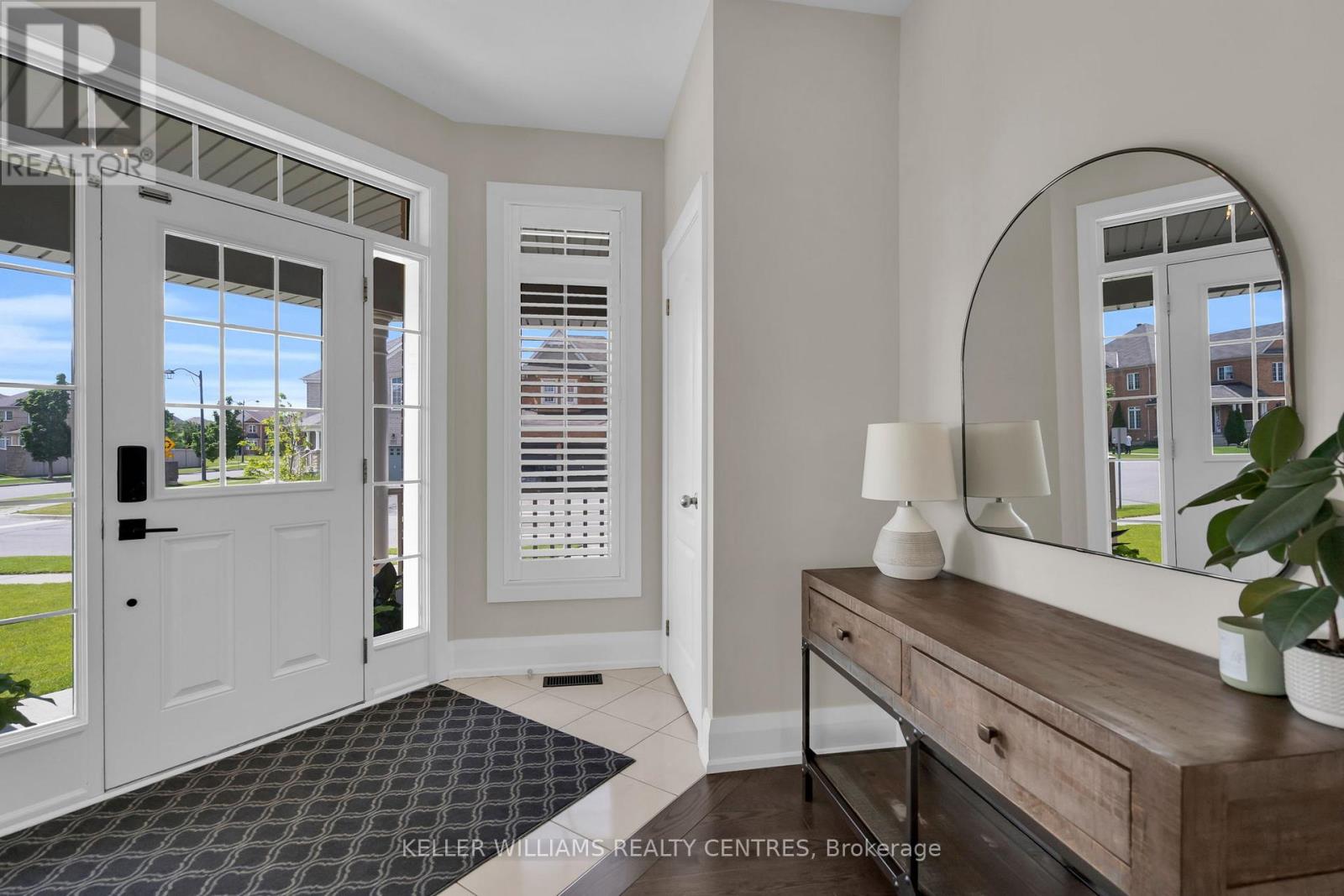 2 Jewelwing Court, Bradford West Gwillimbury, Ontario  L4L 2K1 - Photo 2 - N13492030