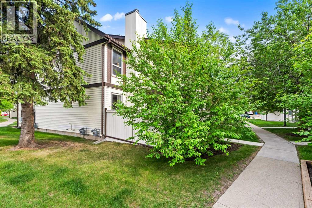 9, 3200 60 Street NE, calgary, Alberta
