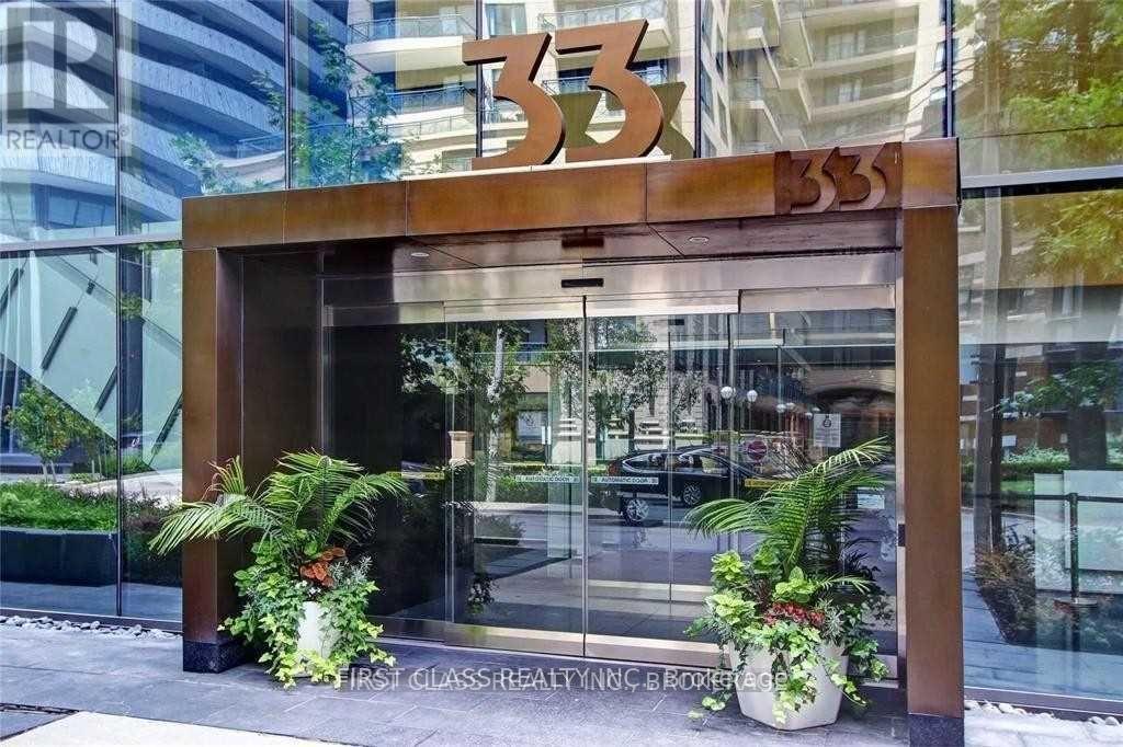1409 - 33 CHARLES STREET E, Toronto, Ontario