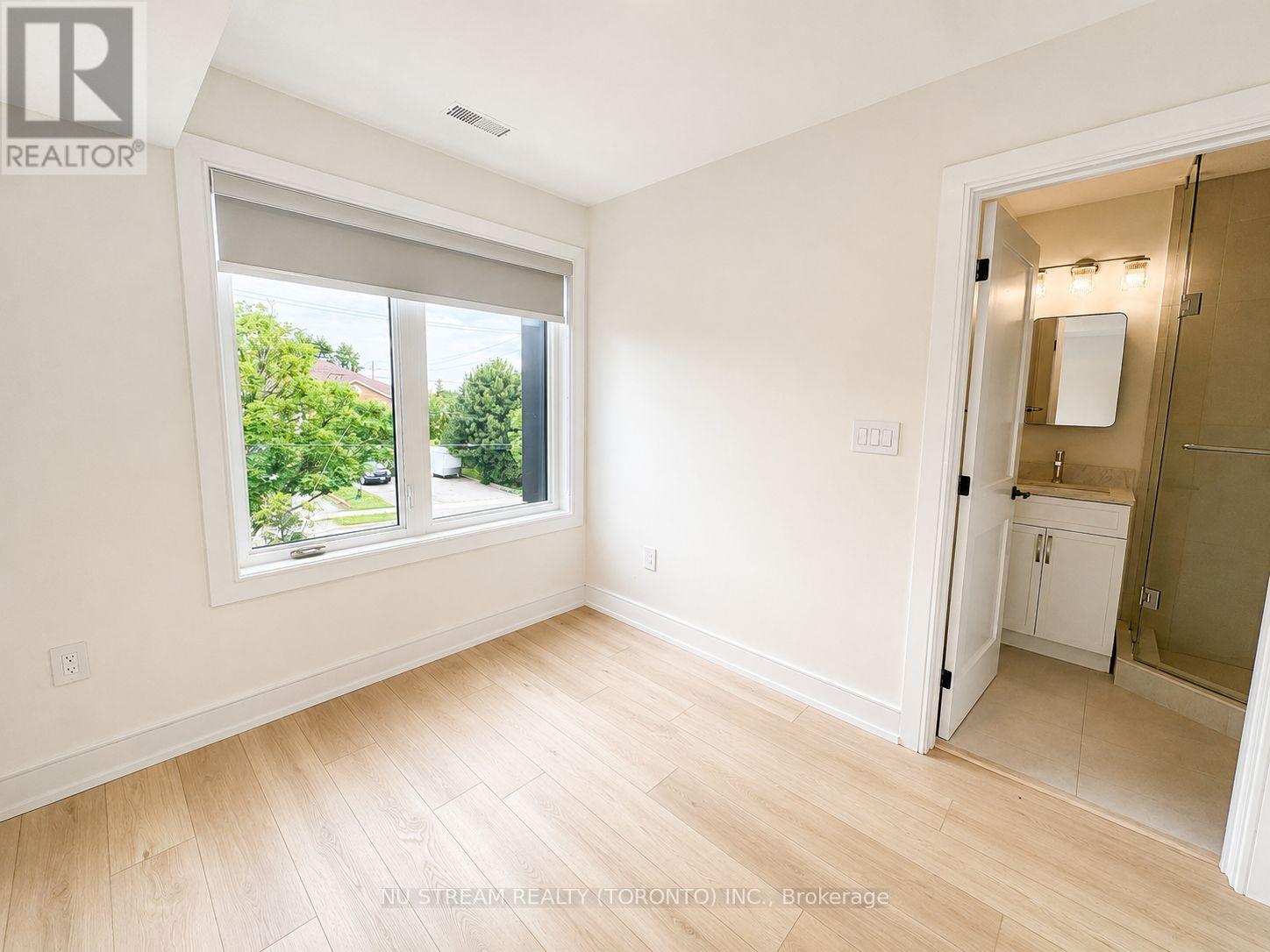 Unit 4 - 42 Bartley Drive, Toronto, Ontario  M4A 1B9 - Photo 5 - C13492120