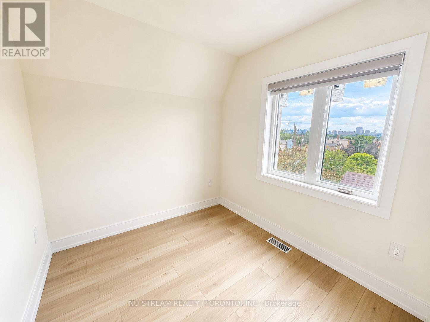 Unit 4 - 42 Bartley Drive, Toronto, Ontario  M4A 1B9 - Photo 7 - C13492120