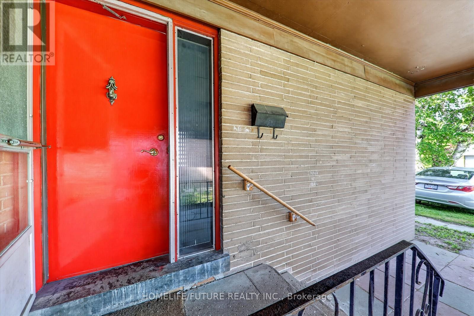 Main - 167 Treverton Drive, Toronto, Ontario  M1K 3T1 - Photo 5 - E13491730