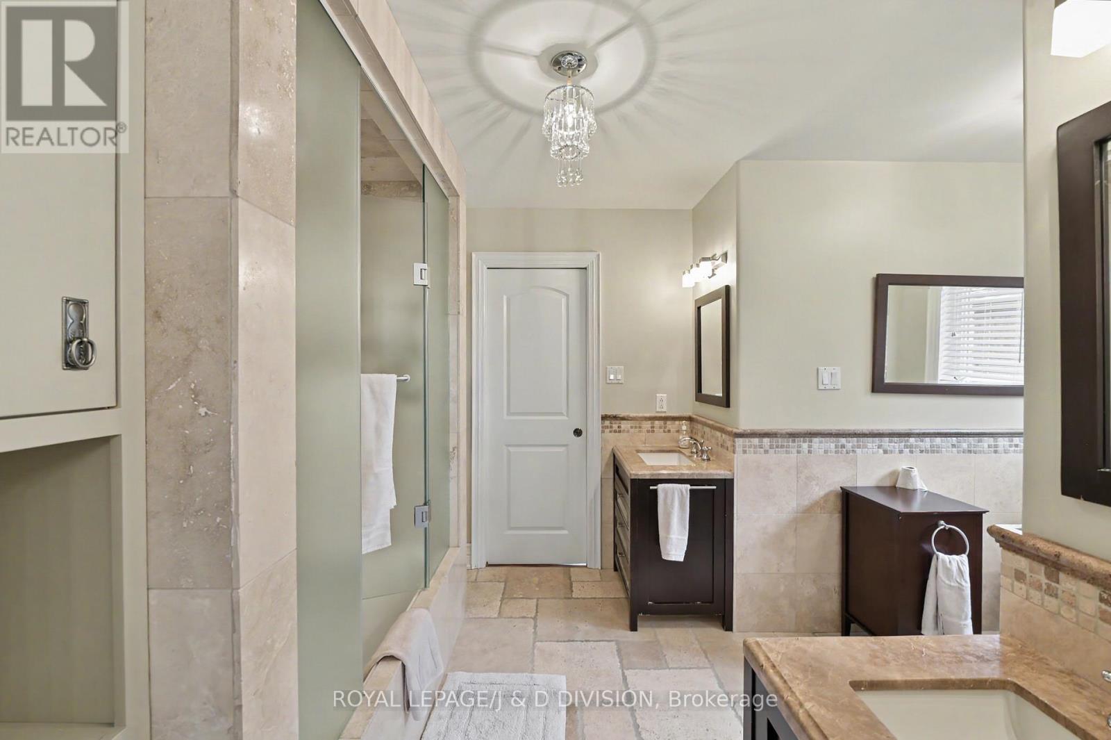17 Agar Crescent, Toronto, Ontario  M9B 5A4 - Photo 28 - W13492000