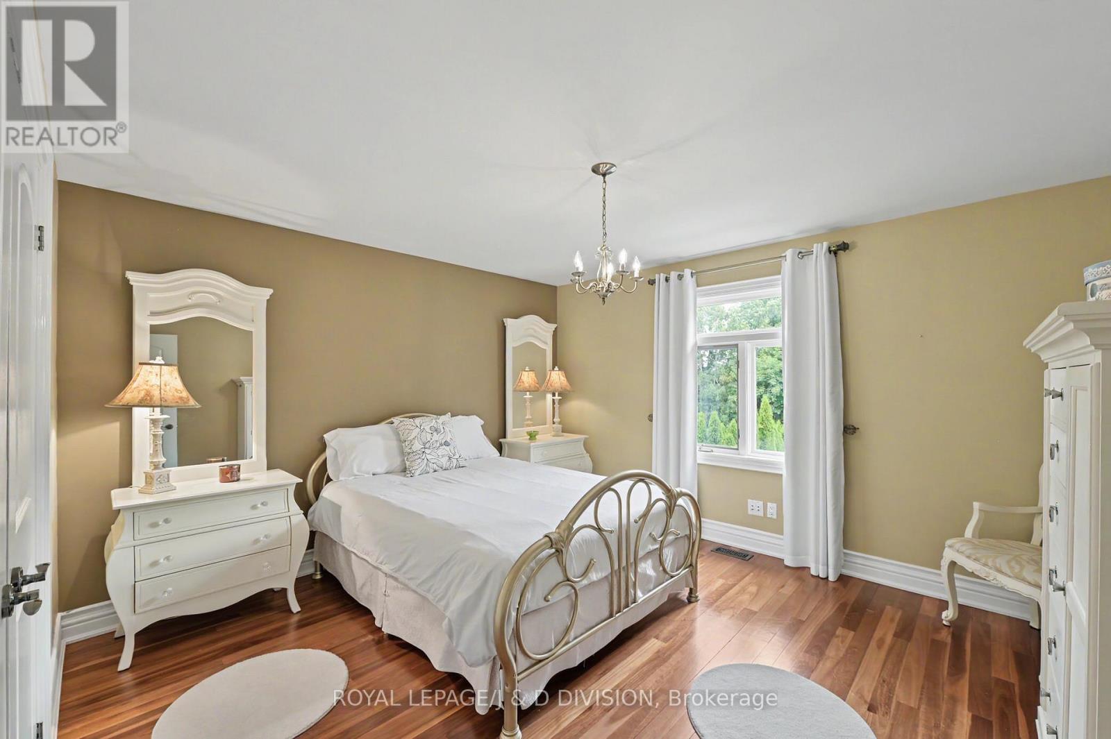 17 Agar Crescent, Toronto, Ontario  M9B 5A4 - Photo 24 - W13492000