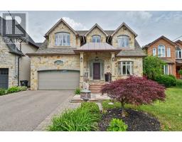 17 AGAR CRESCENT, Toronto, Ontario