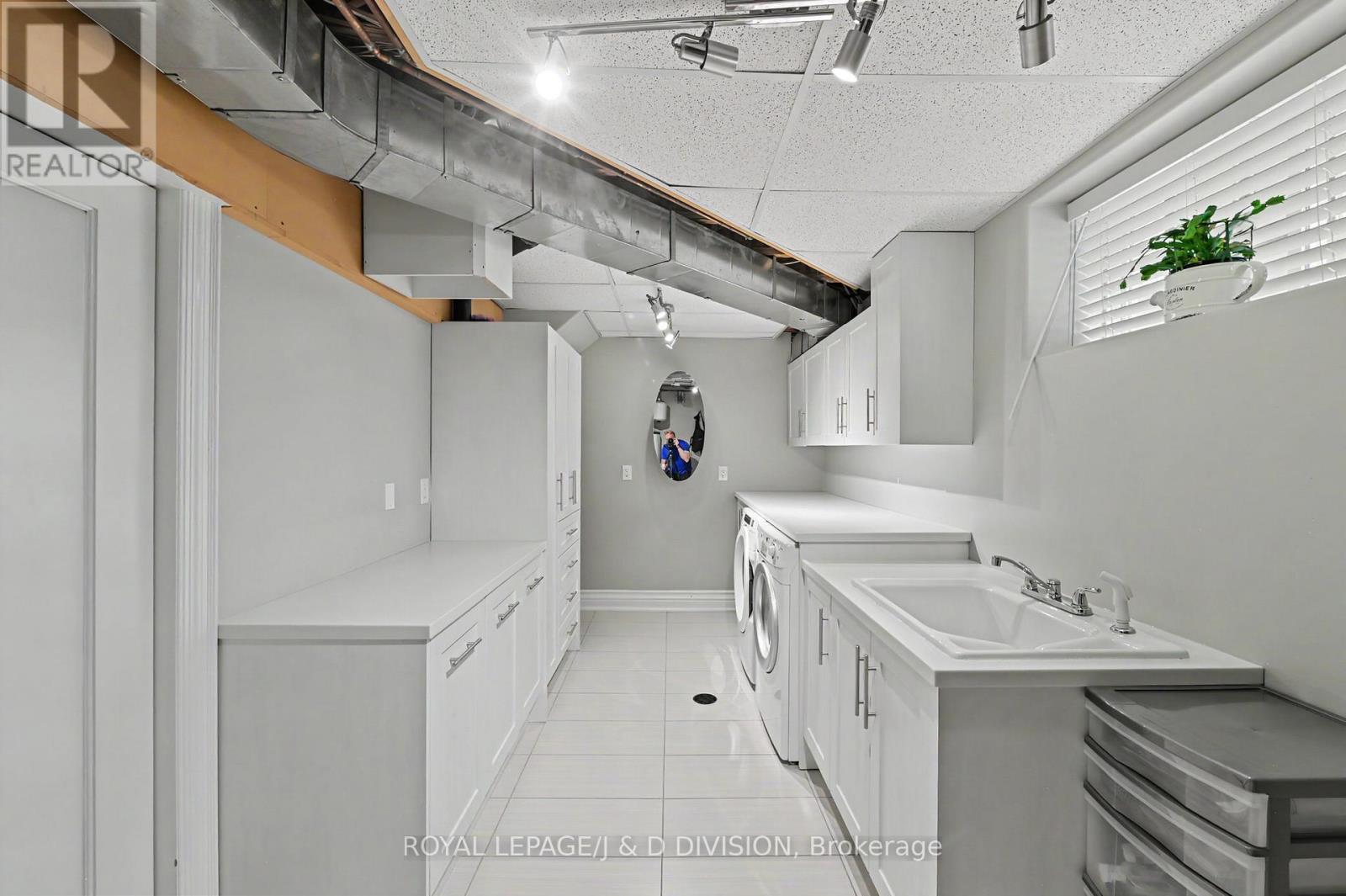 17 Agar Crescent, Toronto, Ontario  M9B 5A4 - Photo 30 - W13492000