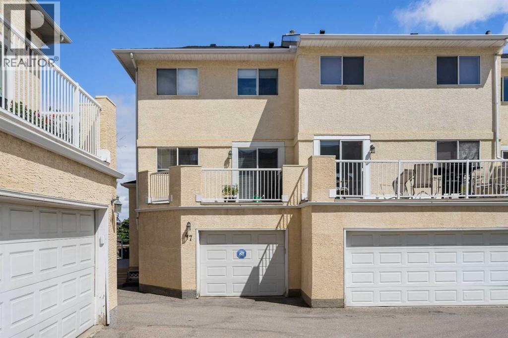 47 Millrose Place SW, Calgary, Alberta  T2Y 3J6 - Photo 4 - A2323714