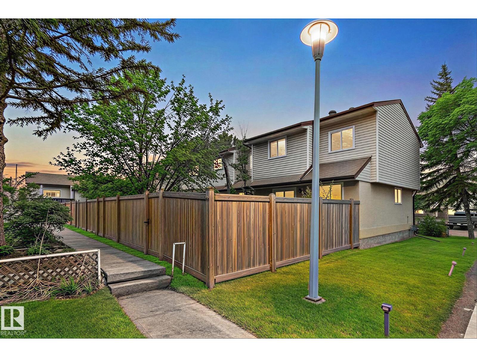 1767 LAKEWOOD RD S NW, Edmonton, Alberta