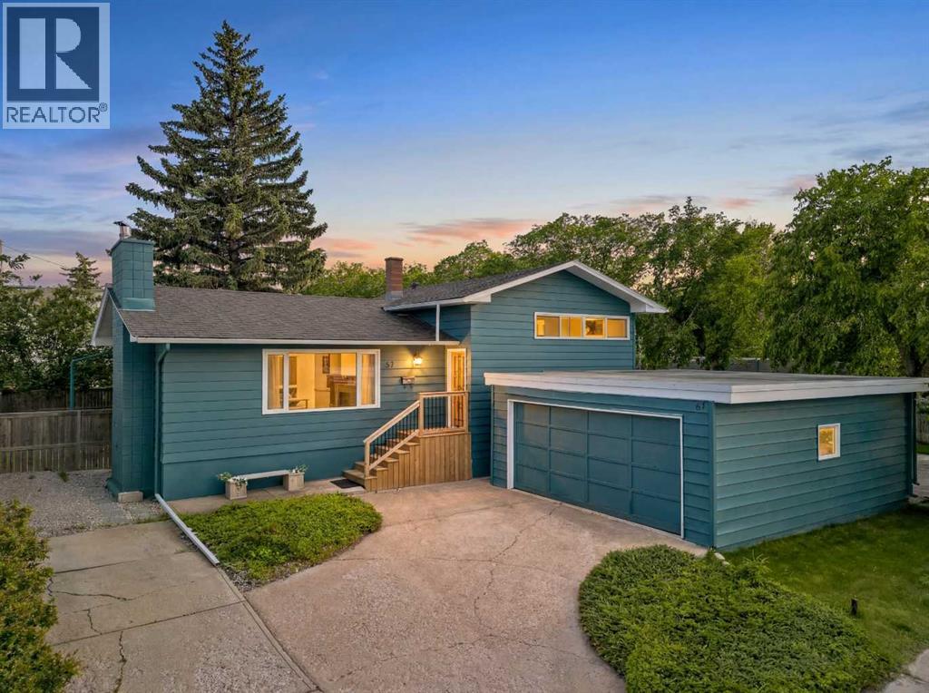 67 Hooke Road SW, Calgary, Alberta