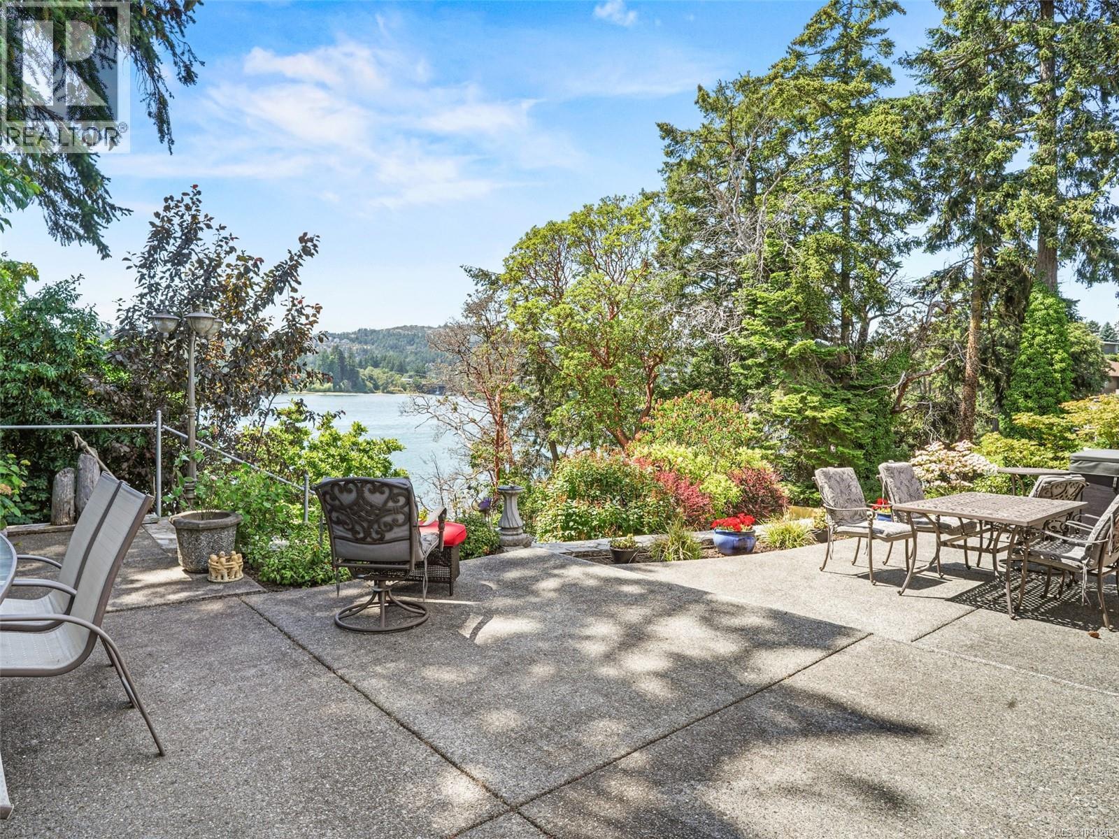 549 View Royal Ave, View Royal, British Columbia  V9B 1B9 - Photo 14 - 1041209