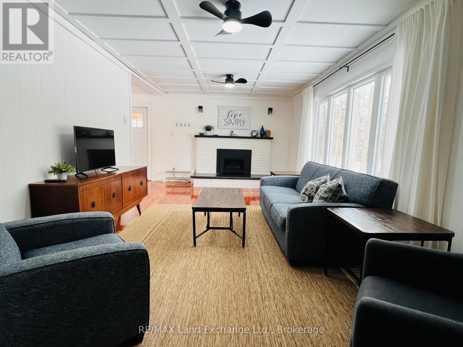 819 Wilson Avenue, Huron-Kinloss, Ontario  N2Z 2X3 - Photo 9 - X12858214