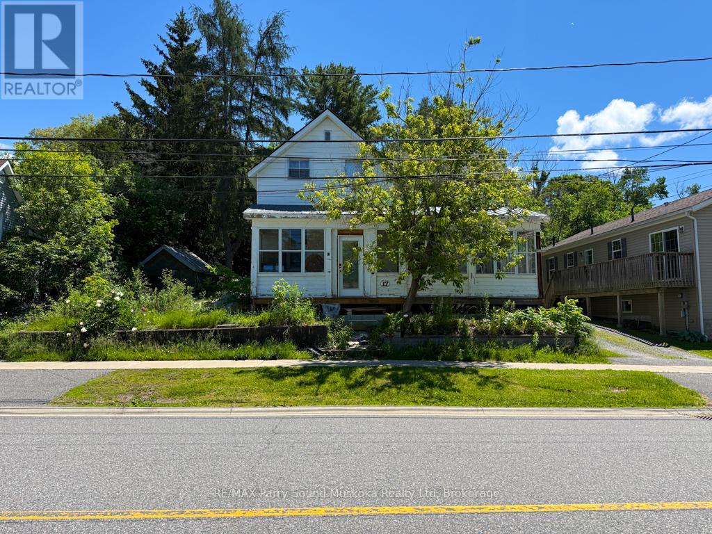 17 WAKEFIELD STREET, Parry Sound, Ontario
