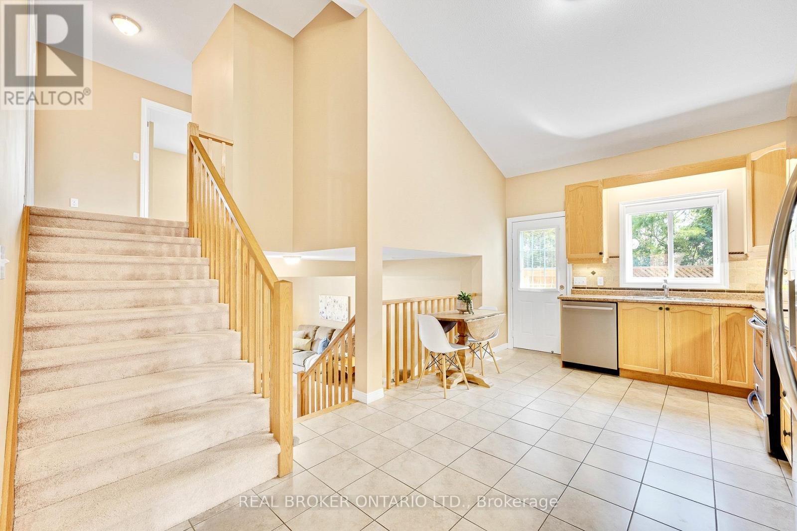 51 Sundance Crescent, Hamilton, Ontario  L0R 1P0 - Photo 4 - X13237906