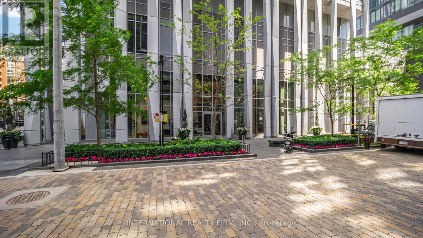 5409 - 1 Yorkville Avenue, Toronto, Ontario  M4W 0B1 - Photo 3 - C13492164