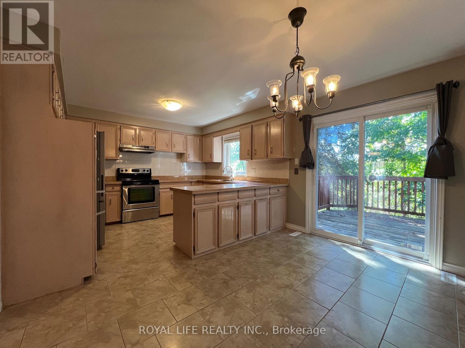 10 Saddletree Drive, Toronto, Ontario  M2H 3L3 - Photo 5 - C13492212