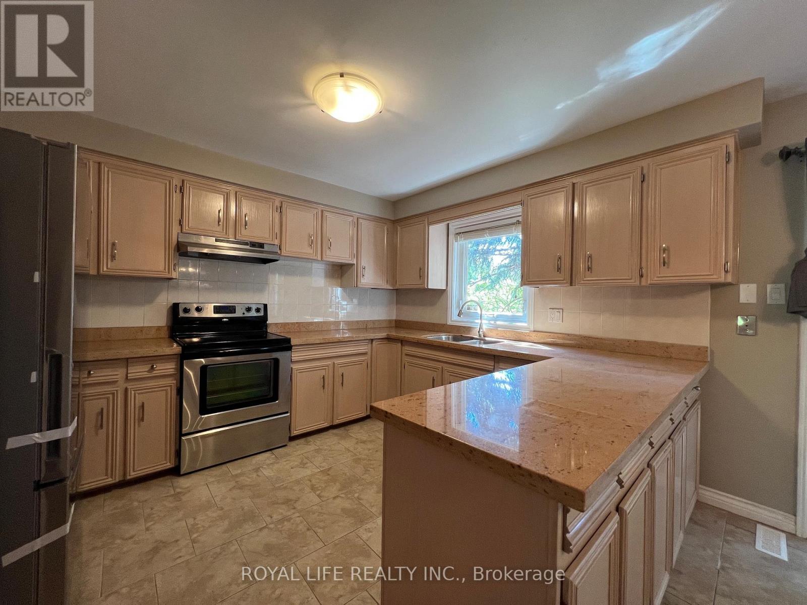 10 Saddletree Drive, Toronto, Ontario  M2H 3L3 - Photo 8 - C13492212