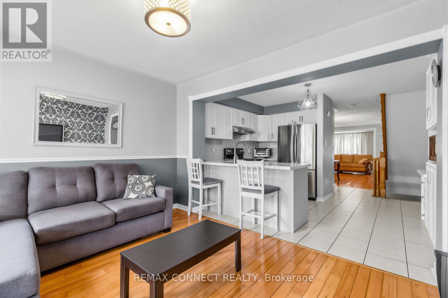 63 Coyote Crescent, Toronto, Ontario  M1B 6H2 - Photo 5 - E13492216