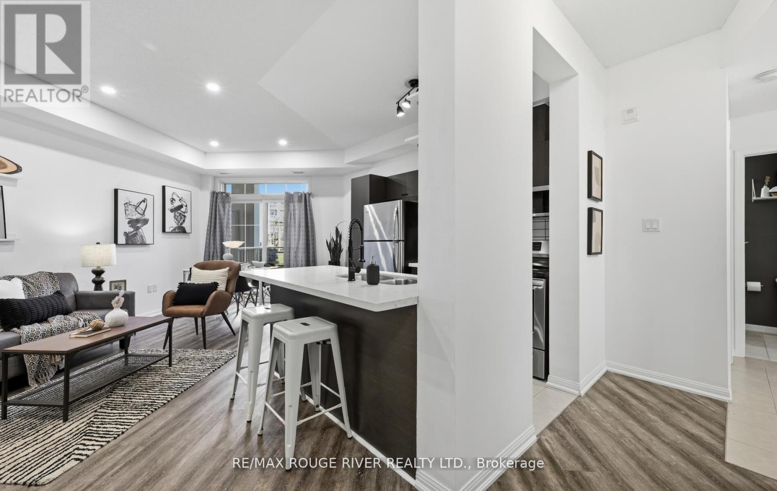 106 - 84 Aspen Springs Drive, Clarington, Ontario  L1C 0V3 - Photo 4 - E13492232