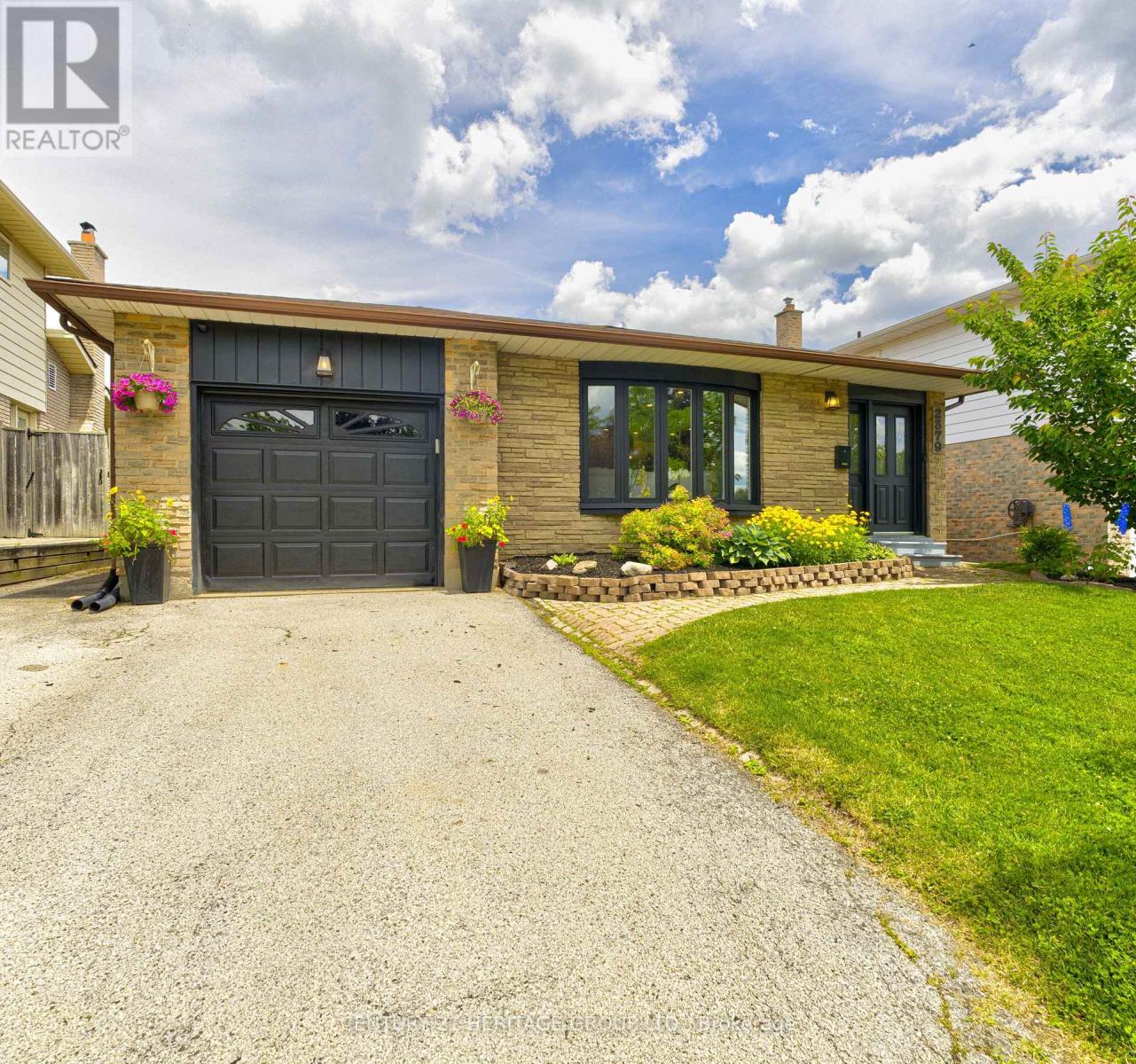 2379 DUNCASTER DRIVE, Burlington, Ontario